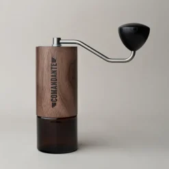 Comandante C40 MK4 Nitro Blade Virginia Walnut käsikäyttöinen kahvimylly