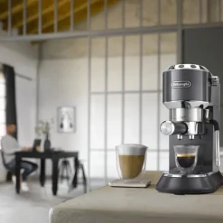 DeLonghi Dedica Arte EC885.GY ESE-espressokeitin – harmaa