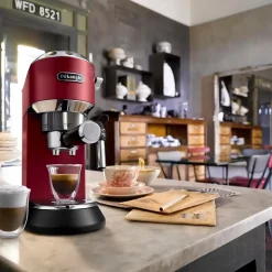DeLonghi Dedica Style EC685.R ESE-espressokeitin – punainen
