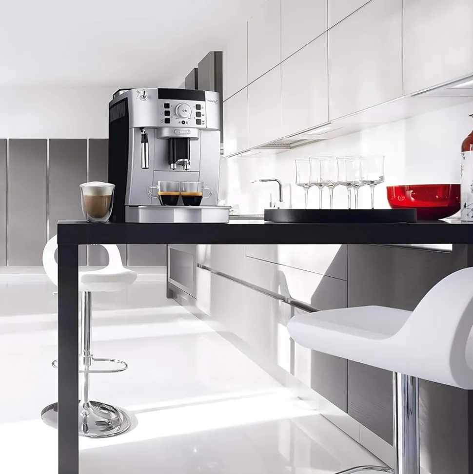 DeLonghi Magnifica S ECAM22.110.SB kahviautomaatti – hopeanmusta