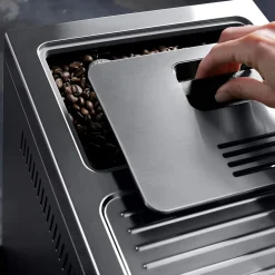 DeLonghi PrimaDonna Elite Experience ECAM650.85.MS kahviautomaatti – hopea