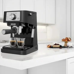 DeLonghi Stilosa EC260.BK espressokeitin – musta