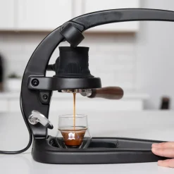 Flair 58+ manuaalinen espressokeitin – musta