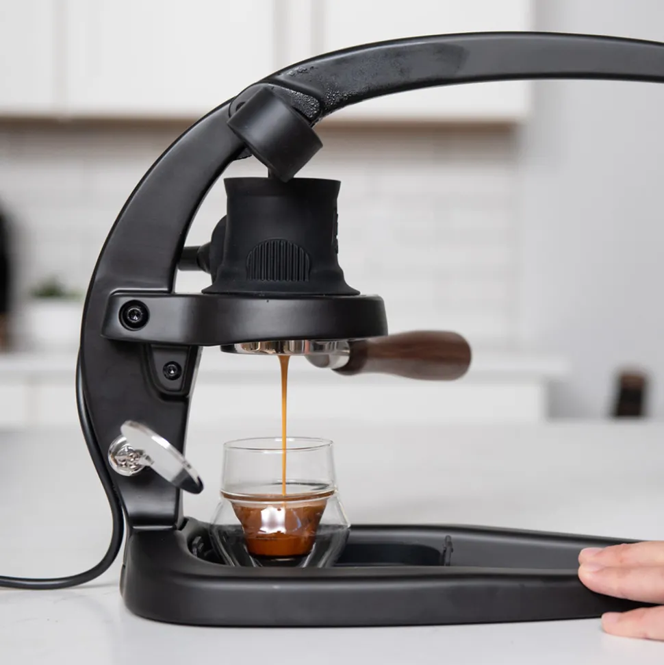 Flair 58+ manuaalinen espressokeitin – musta