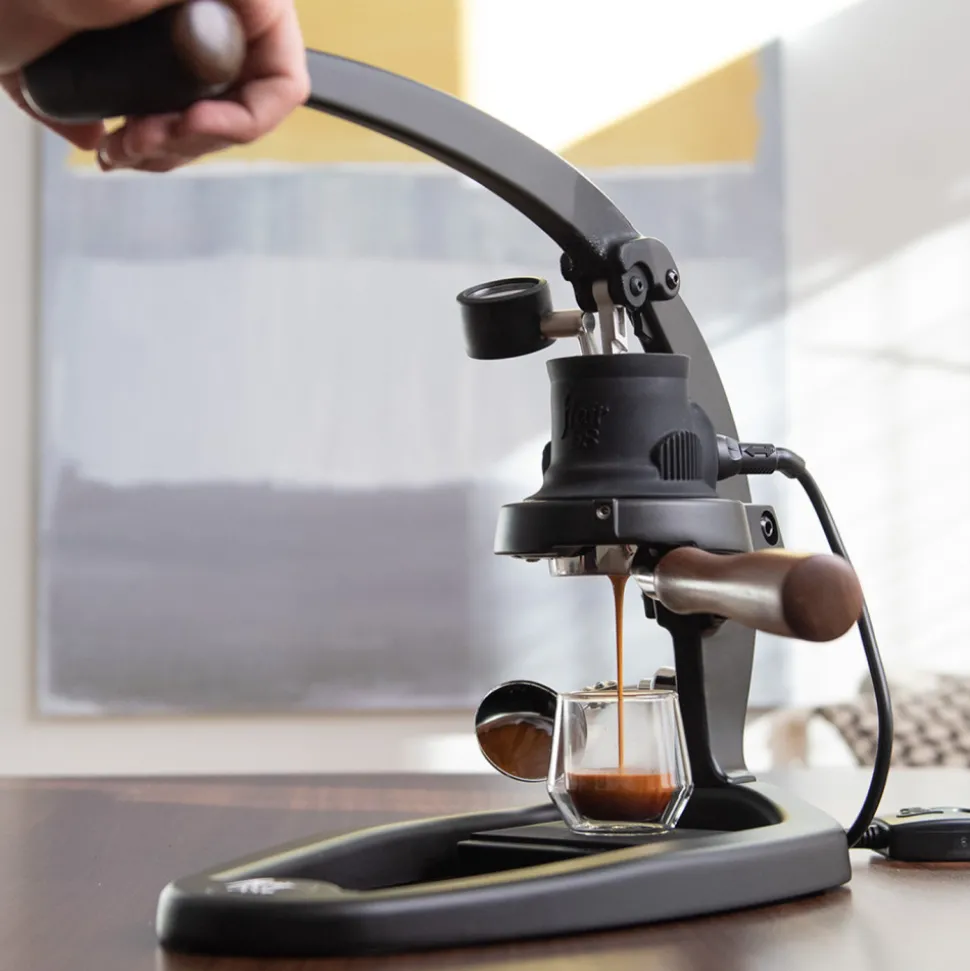 Flair 58+ manuaalinen espressokeitin – musta