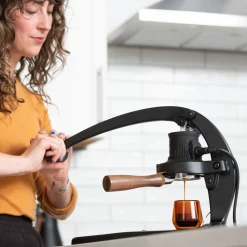 Flair 58+ manuaalinen espressokeitin – musta