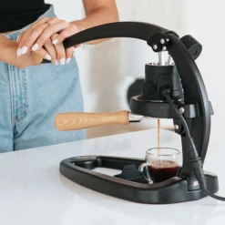 Flair 58 manuaalinen espressokeitin – musta