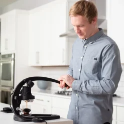Flair 58+ manuaalinen espressokeitin – musta