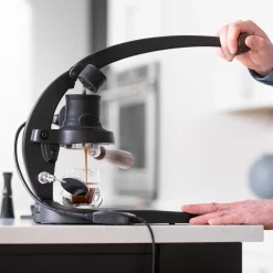 Flair 58+ manuaalinen espressokeitin – musta