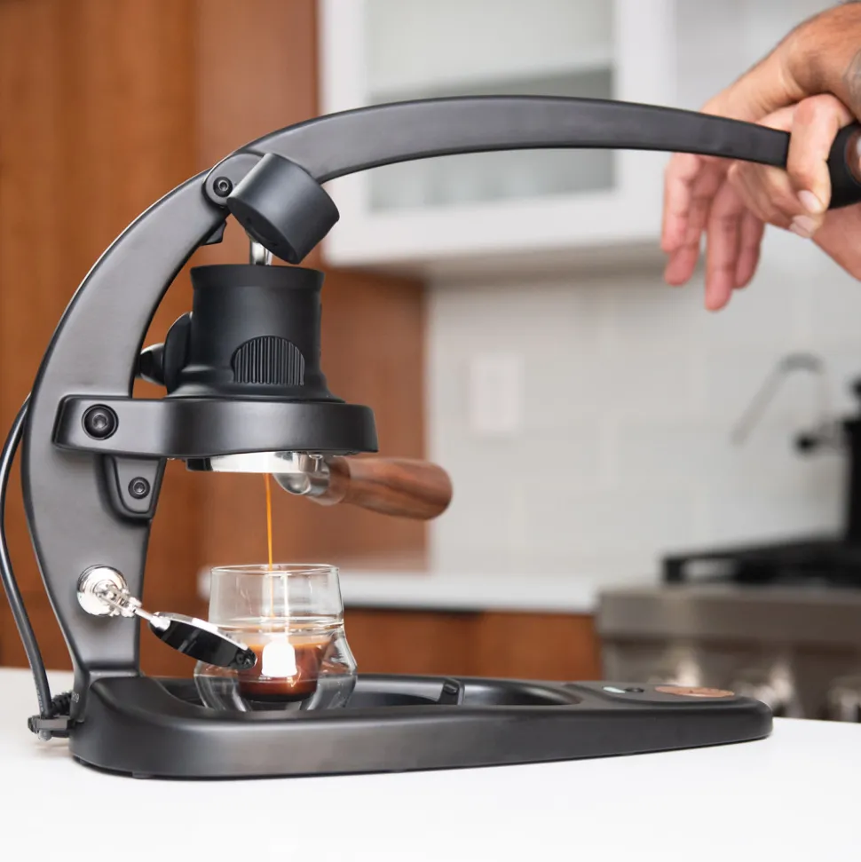 Flair 58 Plus 2 manuaalinen espressokeitin – musta