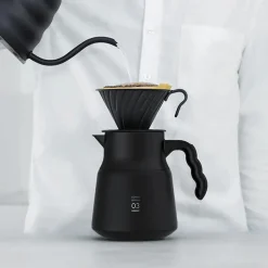 Hario V60 Insulated Plus koko 02 termoskannu – 600 ml, musta
