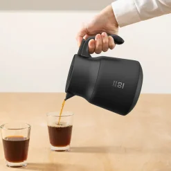 Hario V60 Insulated Plus koko 02 termoskannu – 600 ml, musta
