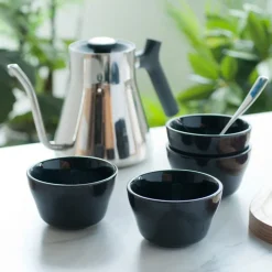 Klassinen väriä vaihtava cupping-kulho Loveramics (Black), 220 ml