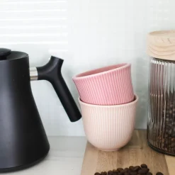 Kohokuviollinen tasting -kuppi Loveramics Pink, 250 ml