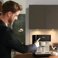 Miele CM 6360 MilkPerfection Obsidian Black kahviautomaatti – käytetty