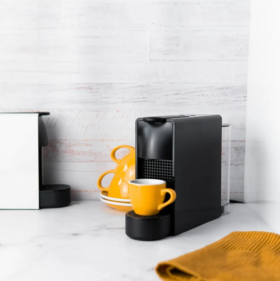 Nespresso Essenza Mini Black kapselikeitin – musta