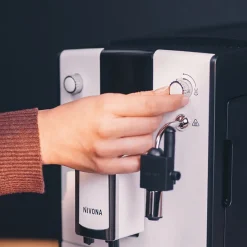 Nivona CafeRomatica NICR 560 kahviautomaatti – musta/valkoinen