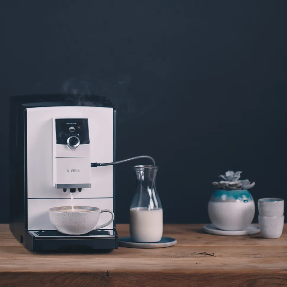 Nivona CafeRomatica NICR 796 kahviautomaatti – valkoinen