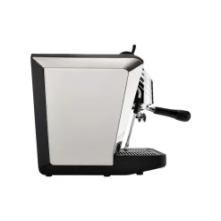 Nuova Simonelli Oscar II espressokone – puoliammattimainen, musta/hopea