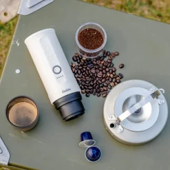 Outin Nano Pearl White matkakahvinkeitin – valkoinen