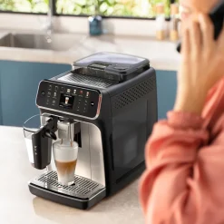 Philips Series 5500 LatteGo EP5547/90 kahviautomaatti – kromi musta
