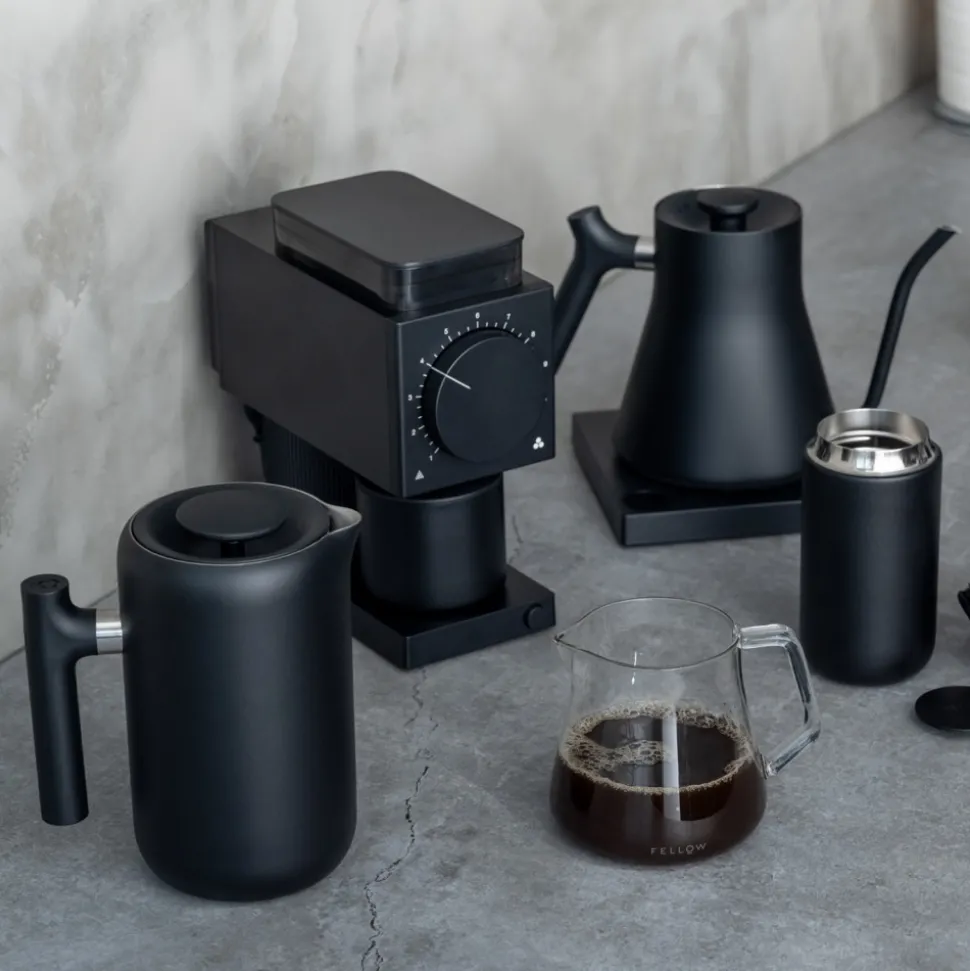 Pressopannu Fellow Clara Matte Black, 0,7 l