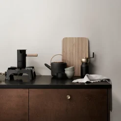Stelton Collar käsikäyttöinen kahvimylly – musta/kultainen