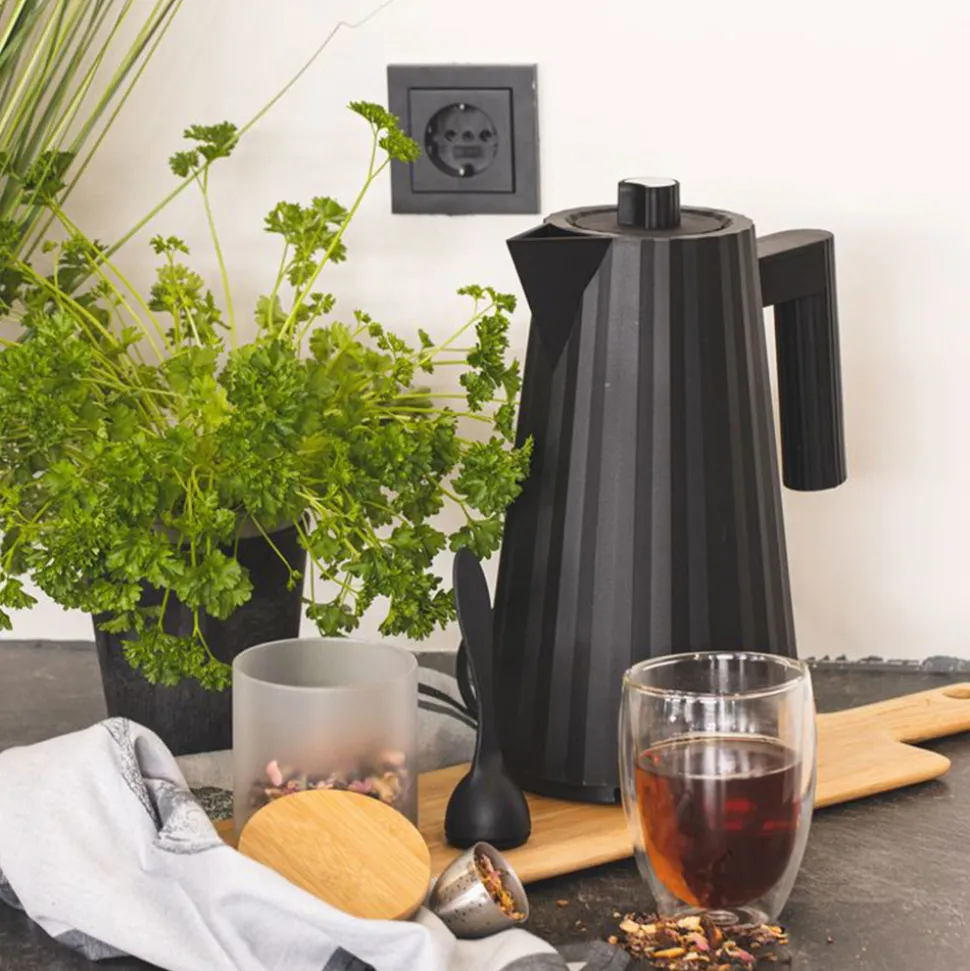 Vedenkeitin Alessi Plisse Black, 1,7 l