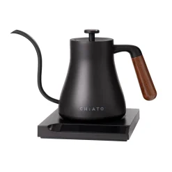 Vedenkeitin CHiATO flowPLAY Gooseneck, 0,6 l – musta